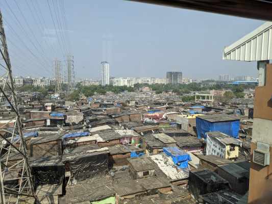Growing-Slums-in-Mumbai-2